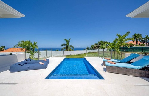Montego Bay Apartment | Hospitality Expert Nianna Eden: 7BR, Pools, Beach