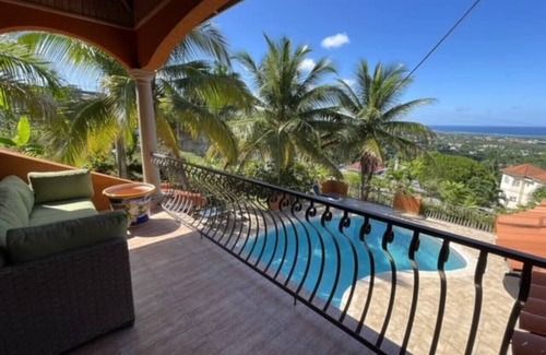 IronShore Estates Apartment | Hospitality Expert Stonehenge:5BR Villa/Chef/Beach