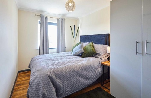 Kettering House | Host & Stay - Venture Park Villas