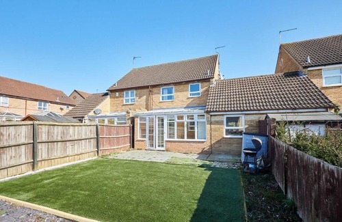 Kettering House | Host & Stay - Venture Park Villas