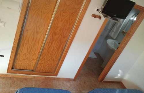 Arneva Hotel | Hostal Arneva
