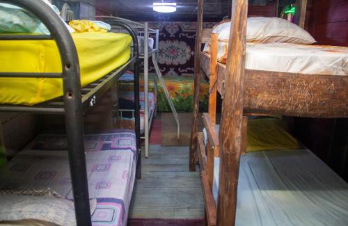 Almirante House | Hostal Café Axi