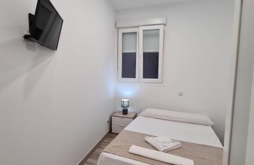 Torrejon de Ardoz House | Hostal Las Fronteras