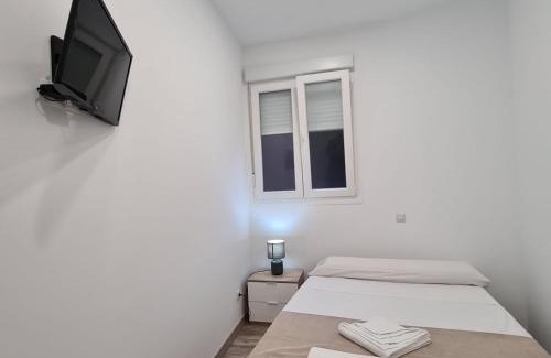 Torrejon de Ardoz House | Hostal Las Fronteras