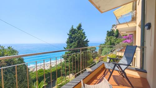 Finale Ligure Apartment | Hostdomus-Dream Suite-on the sea