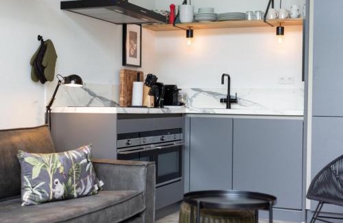 Scheveningen Apartment | Hosted by Wendy prins willem 2