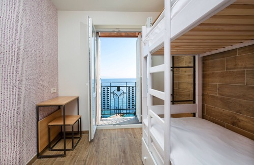 Lovran Hotel | Hostel Link