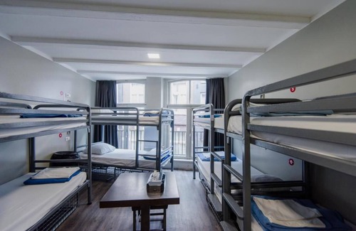 Red Light District Hostel | Hostel Warmoes Amsterdam
