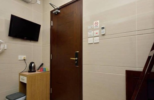 Prince Edward Apartment | Hostels for 5pax @Mongkok MTR 3min(Rm1)