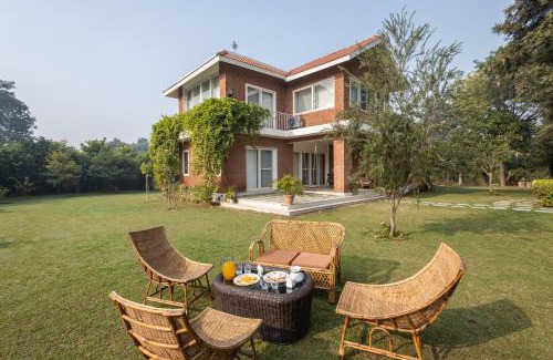 Gurugram Villa | Hostie Humming Trees - 4BHK Farm house, Opp Westin Sohna