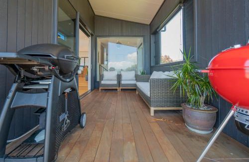 Rings Beach House | Hosts on the Coast Ātaahua.