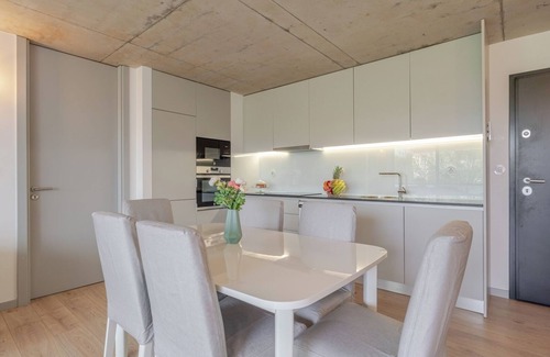 Vila Nova de Gaia Apartment | HostWise - Modern Flat w/Balcony, Garage and Pool