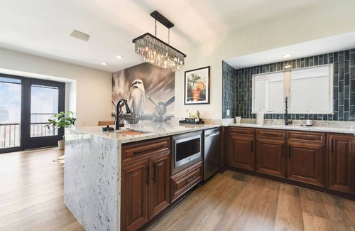 Mount Washington Apartment | ★ HostWise Stays ★ Grandview Ave Luxe - Sweeping City Views & More!