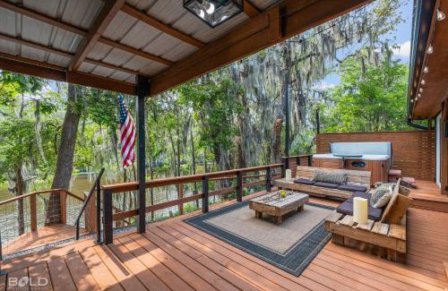 Jefferson House | Hot Tub At Whiskey Barrel, Waterfront, Pickleball