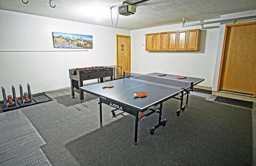 Silverthorne House | Hot Tub, Blue River in Backyard, Close to 5 Ski Resorts, On Free Bus Route, New Listing