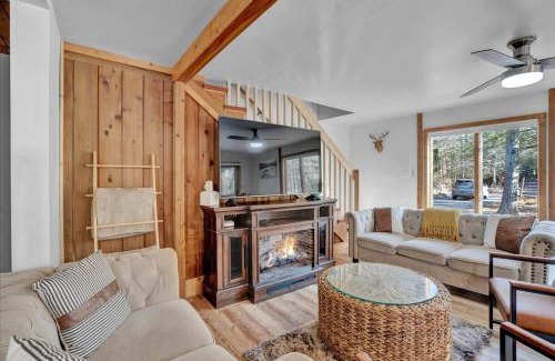 Pocono Summit House | Hot Tub + Prime Location Chalet