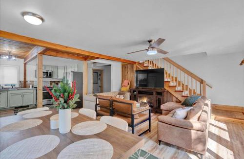 Pocono Summit House | Hot Tub + Prime Location Chalet