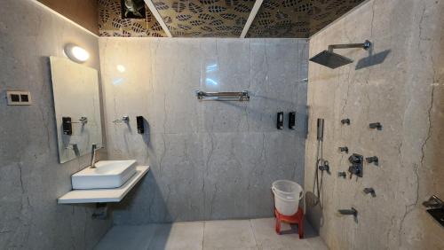 Pandharpur Hotel | Hotel Aishwarya