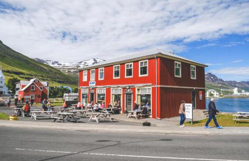 Seydisfjordur Hotel | Hotel Aldan - The Bank