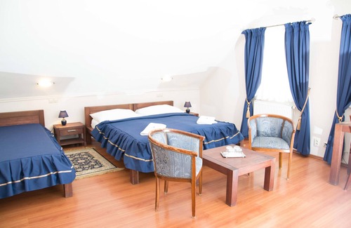 Nova Lesna Hotel | Hotel Amalia