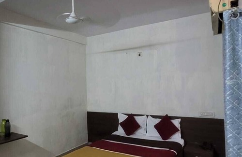 Veraval Hotel | HOTEL ARADHANA