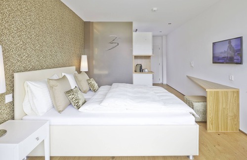 Sempach Station Hotel | Hotel AVA