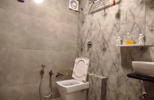 Ahmedabad Hotel | Hotel Avadh Palace