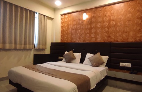 Ahmedabad Hotel | Hotel Avadh Palace