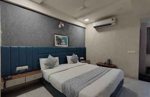 Ahmedabad Hotel | Hotel Avadh Palace, Subhash Bridge, RTO Circle, Ahmedabad