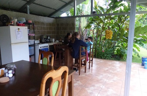 San Jose Bed & Breakfast | Hotel B&B Garden Grecia