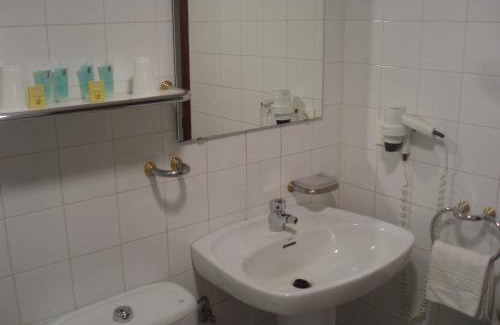 Montanchez Hotel | Hotel Balneario Fuentes del Trampal