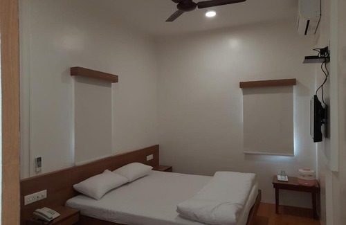 Shivajinagar Hotel | Hotel Bhooshan, Shivajinagar, Pune