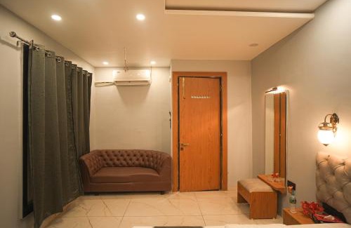 Bhopal Hotel | Hotel Bhopal Inn by Ten On Ten Stays