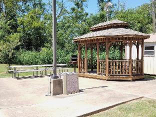 Fairfield Hotel | Hotel Blue Fairfield TX