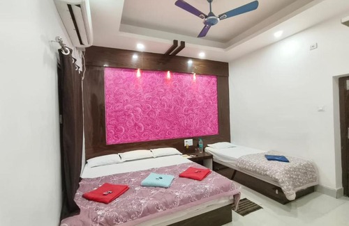 Puri Hotel | Hotel Bobby house 450m from beach & 1 km from temple
