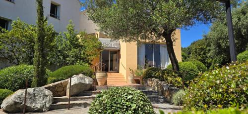 L'Ile-Rousse Hotel | Hotel Cala di l'Oru