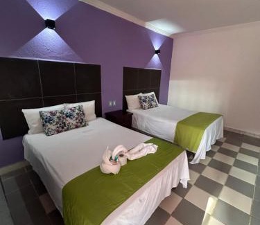 Malecon Hotel | Hotel Capri Playa a una calle de la Playa Regatas