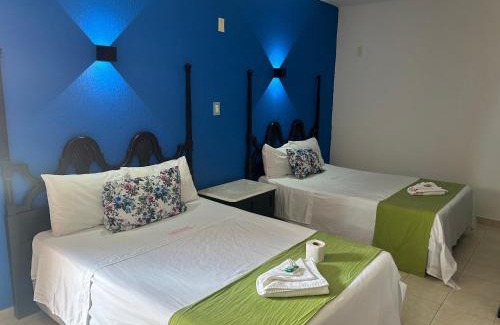 Malecon Hotel | Hotel Capri Playa a una calle de la Playa Regatas