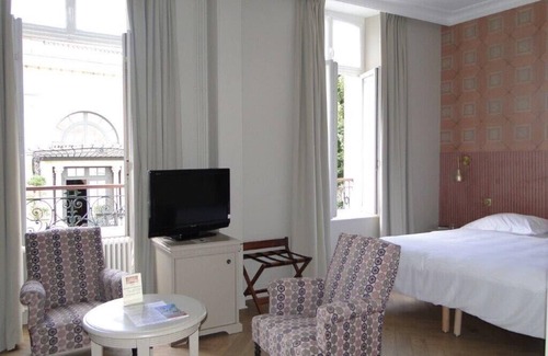 Ay Hotel | Hotel Castel Jeanson