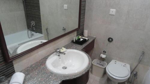 Agra Hotel | Hotel Clarks Shiraz