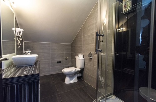 Velika Gorica Hotel | Hotel Cool Zagreb Airport