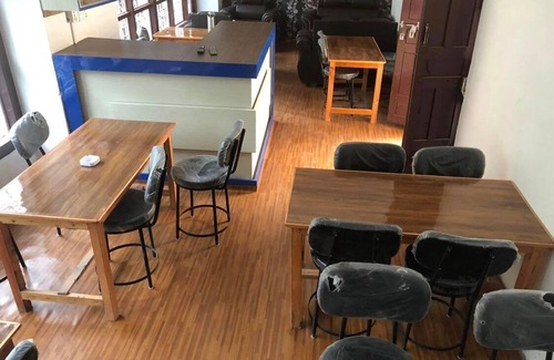 Dolpo Hotel | Hotel D4 Red Mud