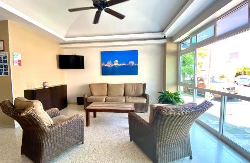 Ricardo Flores Magon Hotel | Hotel Delfines - a 2 calles del Acuario Veracruz