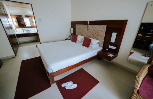 Guruvayur Hotel | Hotel Devaragam by K P Namboodiri's