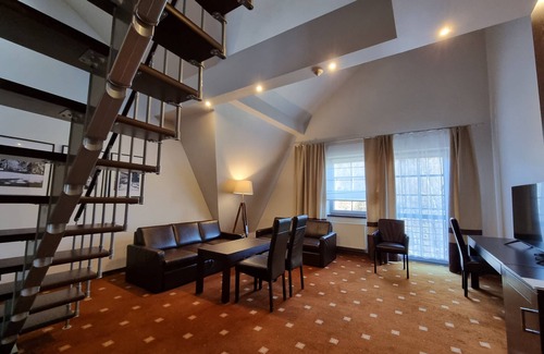 Dlugopole-Zdroj Hotel | Hotel Dwór Elizy blisko Sky Bridge