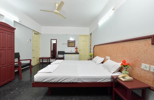 Thampanoor Hotel | Hotel Elisa International Tourist Home