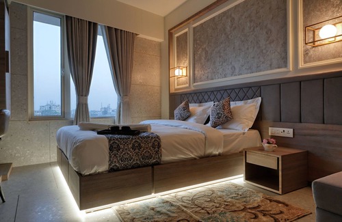 Ahmedabad Hotel | Hotel Elysian Residency