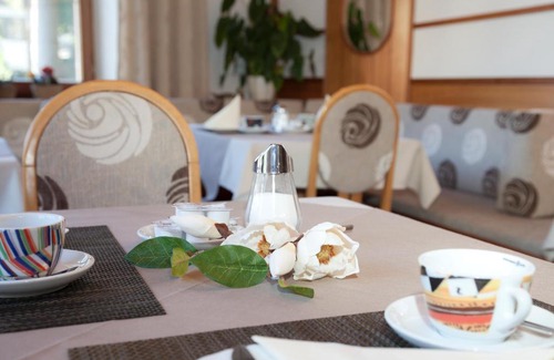 Oetztal-Bahnhof Bed & Breakfast | Hotel Garni Gletschertor