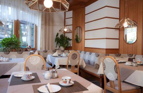 Oetztal-Bahnhof Bed & Breakfast | Hotel Garni Gletschertor
