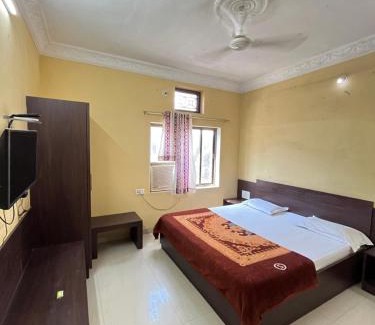 Nathdwara Hotel | Hotel Gopi Vallabh I 200mtr from shreenathji temple only 966o9o1oo6